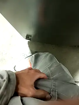 Snapshot of Din0071 chatting on 12/09/24, 11:24 Din0071 online show from 12/09/24, 11:24