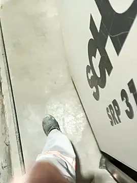 Snapshot of Din0071 chatting on 03/19/25, 11:47 Din0071 online show from 03/19/25, 11:47