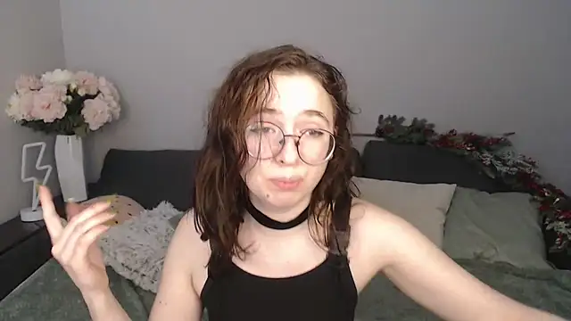 Mini Diva online show from 01/10/25, 09:13