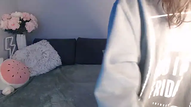 Mini Diva online show from 01/18/25, 09:13