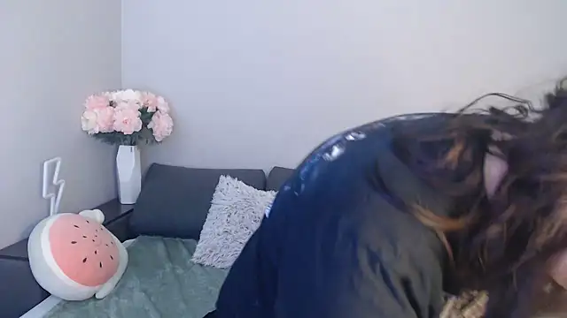 Mini Diva online show from 03/18/25, 09:09