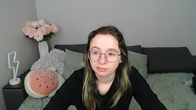 Mini Diva online show from 09/20/25, 08:04