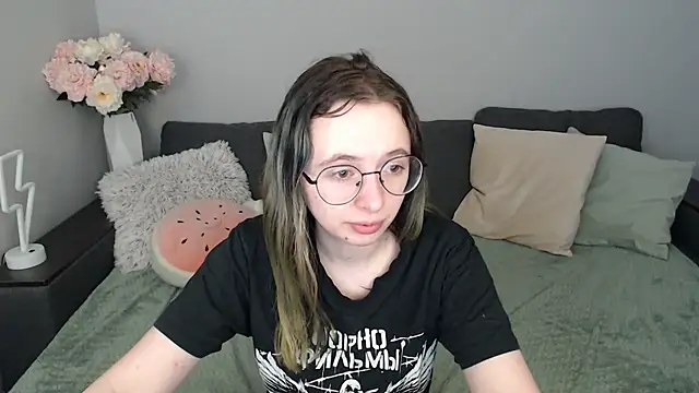 Mini Diva online show from 09/28/25, 08:09