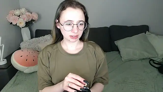 Mini Diva online show from 09/30/25, 08:08