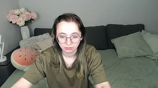 Mini Diva online show from 10/01/25, 08:31