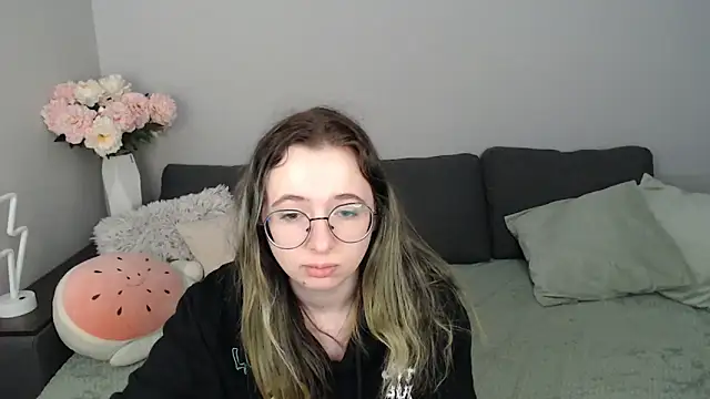 Mini Diva online show from 10/05/25, 08:12