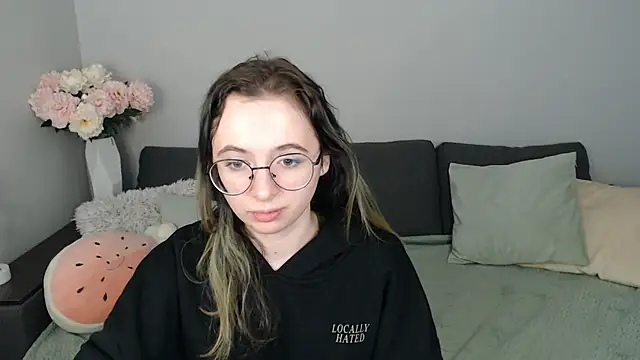 Mini Diva online show from 10/29/25, 09:11