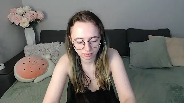 Mini Diva online show from 11/01/25, 09:33