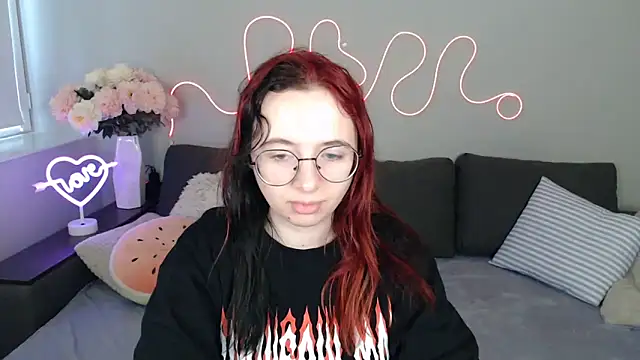 Mini Diva online show from 11/11/25, 09:09