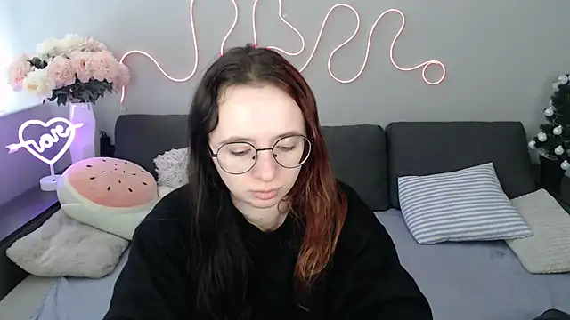 Mini Diva online show from 01/18/26, 09:13