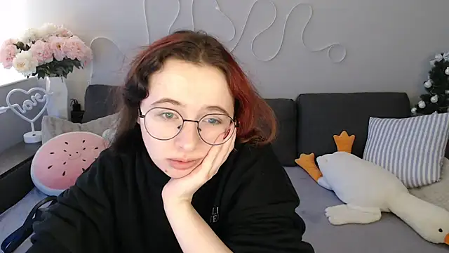 Mini Diva online show from 02/14/26, 09:06