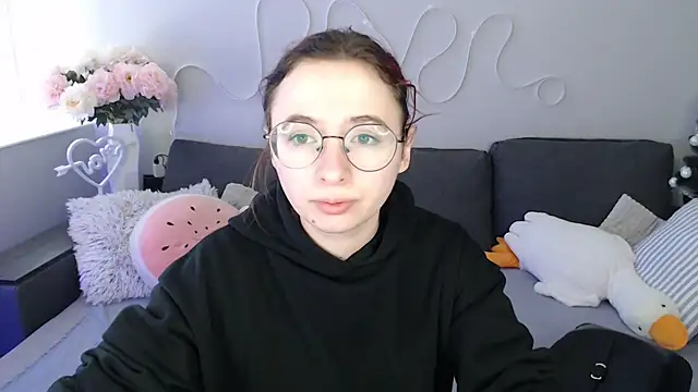 Mini Diva online show from 03/08/26, 09:02