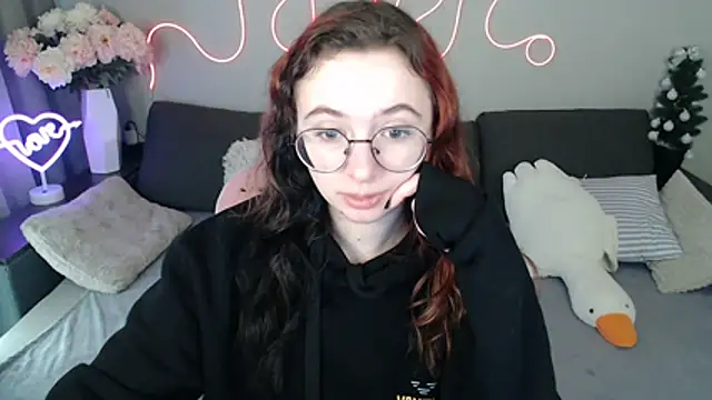 Mini Diva online show from 03/31/26, 08:48