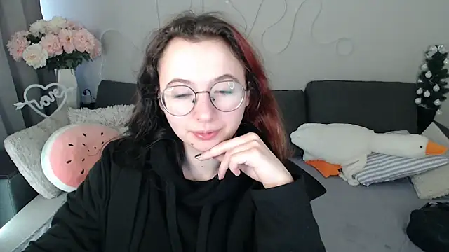 Mini Diva online show from 04/10/26, 08:08