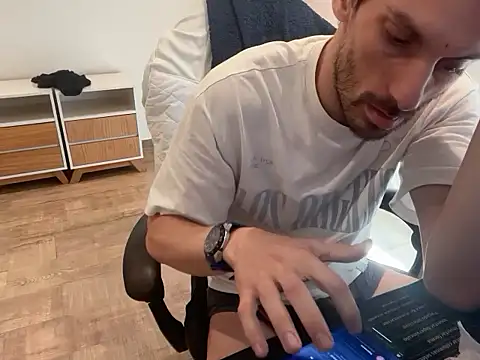 nicolaaaaas online show from 10/13/25, 02:50