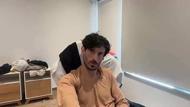 nicolaaaaas online show from 10/28/25, 03:25