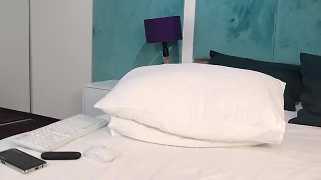 BriannaHart online show from 01/30/25, 01:31