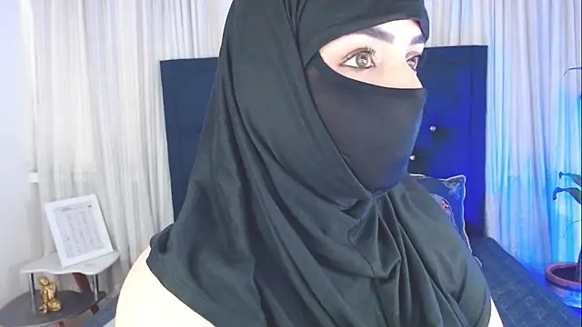 Snapshot of Uzra_hayed chatting on 10/30/25, 07:47 Uzra hayed online show from 10/30/25, 07:47