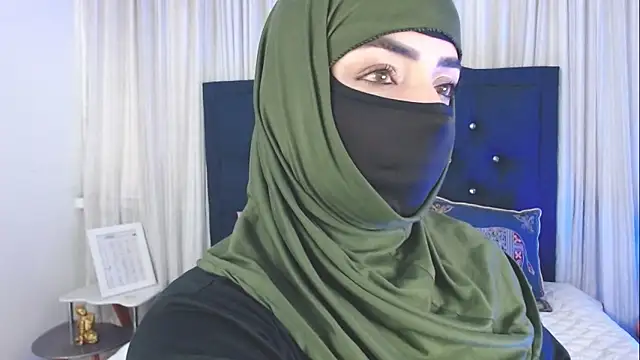 Snapshot of Uzra_hayed chatting on 11/07/25, 07:58 Uzra hayed online show from 11/07/25, 07:58