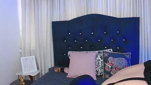 Snapshot of Uzra_hayed chatting on 11/13/25, 07:57 Uzra hayed online show from 11/13/25, 07:57