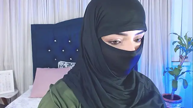 Snapshot of Uzra_hayed chatting on 12/04/25, 11:13 Uzra hayed online show from 12/04/25, 11:13