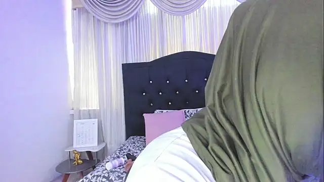 Uzra hayed online show from 02/14/26, 03:53