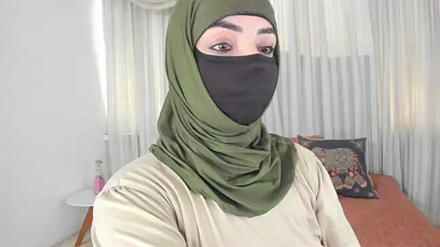 Snapshot of Uzra_hayed chatting on 04/20/26, 01:58 Uzra hayed online show from 04/20/26, 01:58