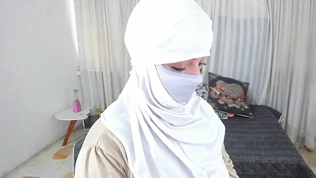 Snapshot of Uzra_hayed chatting on 05/14/26, 02:13 Uzra hayed online show from 05/14/26, 02:13