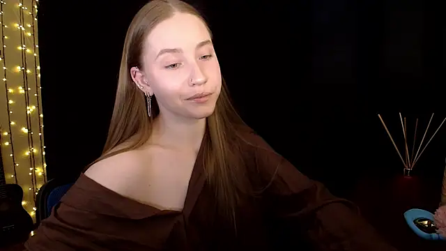 Snapshot of SindiWatsoon chatting on 03/16/26, 03:05 SindiWatsoon online show from 03/16/26, 03:05