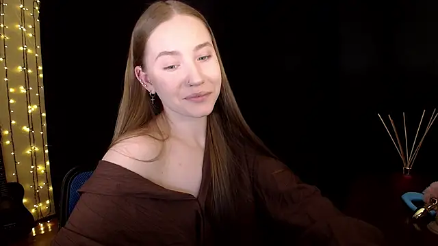 Snapshot of SindiWatsoon chatting on 03/25/26, 04:13 SindiWatsoon online show from 03/25/26, 04:13