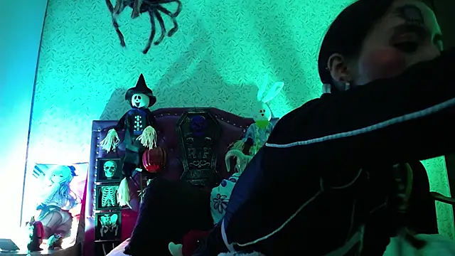 Snapshot of luly_pink chatting on 10/28/25, 04:38 luly pink online show from 10/28/25, 04:38