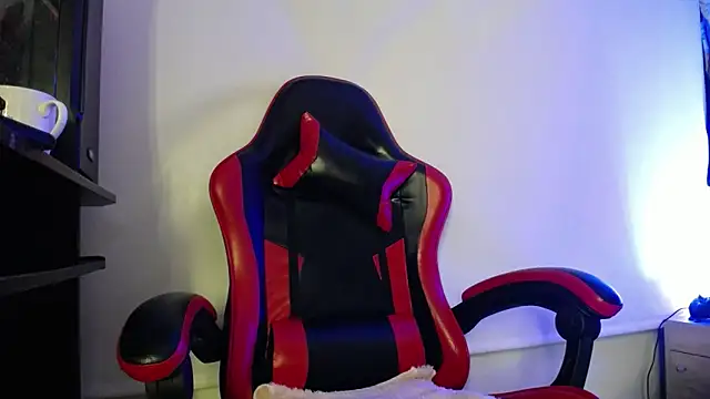 Snapshot of luly_pink chatting on 11/05/25, 04:01 luly pink online show from 11/05/25, 04:01