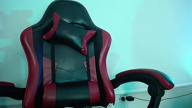 Snapshot of luly_pink chatting on 11/07/25, 02:22 luly pink online show from 11/07/25, 02:22