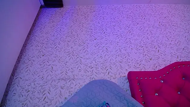 Snapshot of luly_pink chatting on 11/29/25, 04:04 luly pink online show from 11/29/25, 04:04