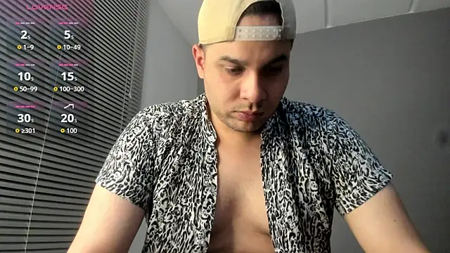 Snapshot of Latin_boy_surprisee chatting on 06/09/26, 12:22 Latin boy surprisee online show from 06/09/26, 12:22