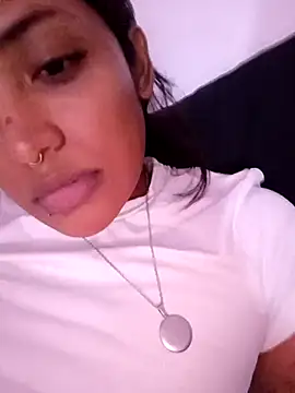 Snapshot of VictoireFeller chatting on 10/22/25, 04:24 VictoireFeller online show from 10/22/25, 04:24