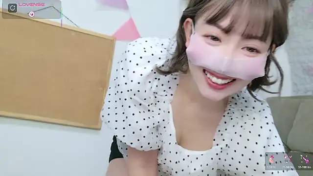 Snapshot of A33-asami chatting on 03/20/26, 01:32 A33-asami online show from 03/20/26, 01:32