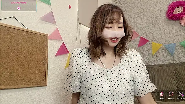 Snapshot of A33-asami chatting on 05/29/26, 04:32 A33-asami online show from 05/29/26, 04:32