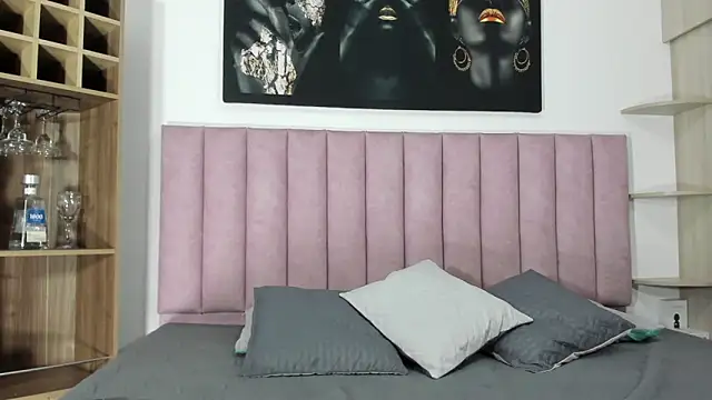 Snapshot of Charlotte_wilson chatting on 09/19/25, 02:24 Charlotte wilson online show from 09/19/25, 02:24