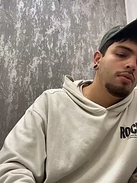 Snapshot of kurtz3 chatting on 10/22/25, 05:13 kurtz3 online show from 10/22/25, 05:13