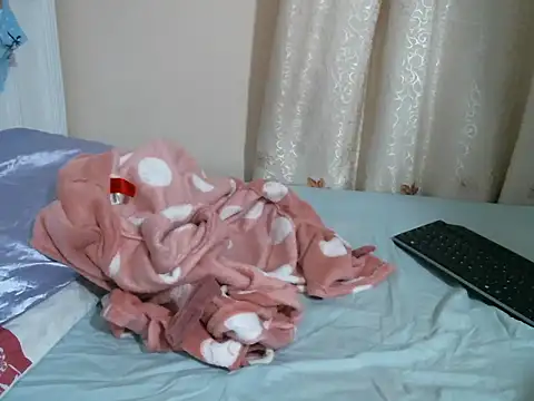 Snapshot of Hotellen chatting on 11/26/25, 06:20 Hotellen online show from 11/26/25, 06:20