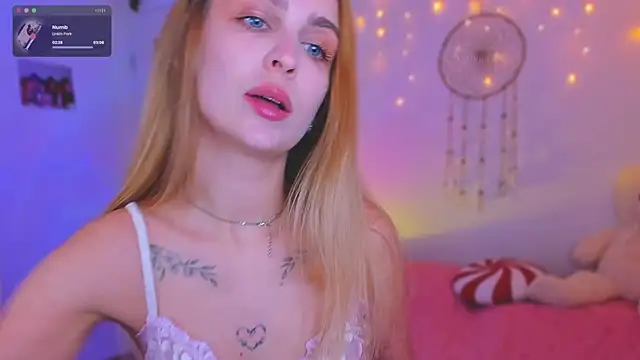 Kamila icee online show from 02/13/25, 07:42