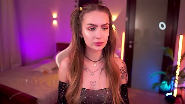 Snapshot of Kamila_icee chatting on 03/21/26, 09:29 Kamila icee online show from 03/21/26, 09:29