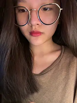 Krixxi22 online show from 10/26/25, 04:24