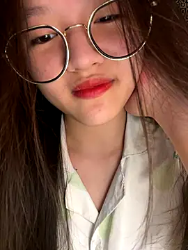 Krixxi22 online show from 11/04/25, 02:49