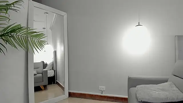 MiaSalaz online show from 09/12/25, 04:12