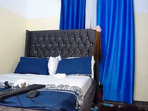 Snapshot of scarletdior chatting on 11/02/25, 05:04 scarletdior online show from 11/02/25, 05:04