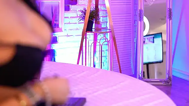 Snapshot of LoretteVega chatting on 02/08/25, 11:01 LoretteVega online show from 02/08/25, 11:01