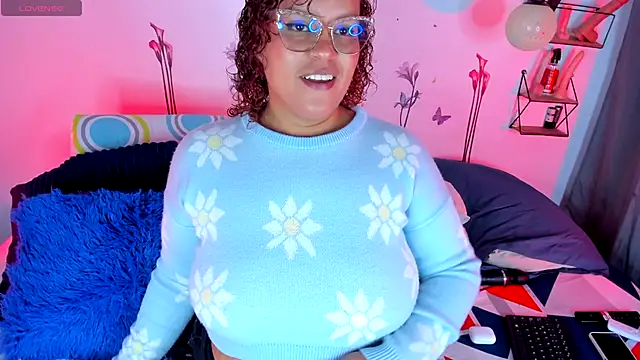 Snapshot of monicabbw_ chatting on 09/23/25, 12:46 monicabbw online show from 09/23/25, 12:46