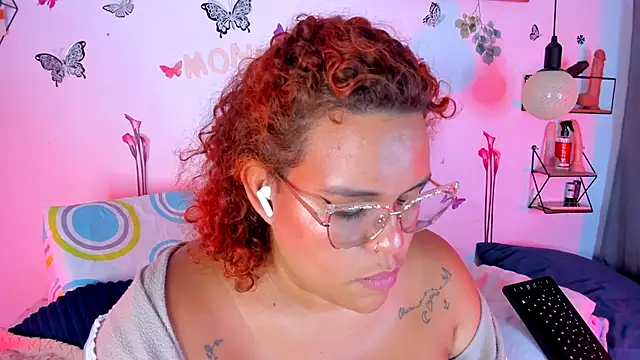 Snapshot of monicabbw_ chatting on 09/30/25, 12:26 monicabbw online show from 09/30/25, 12:26